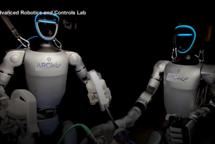 Remote-Controlled Robots Complete First Surgeries Without Doctors in Room